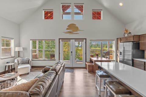 Open Floor Plan - Open Floor Plan with bright and airy windows