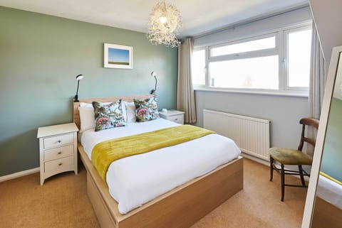 Bodiam Close, Seaford - Host & Stay
