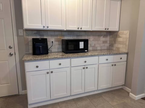 Easy meals made simple in a fully equipped kitchen