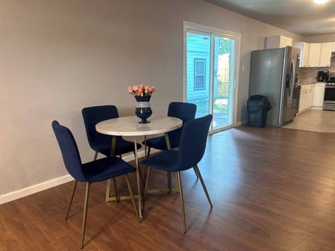 Gather, eat, connect, and create shared meals with shared memories