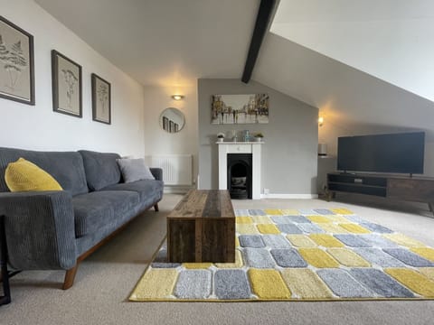 Living Room / Lounge
