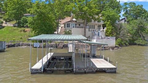 LAKEOZARKVACATION.COM