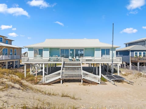 Welcome to Barefoot Beach!