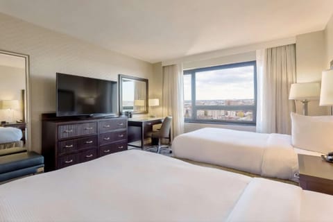 Unit with 2 Double size bed. Exact unit will be assigned upon arrival. Views, colors and decor may vary.