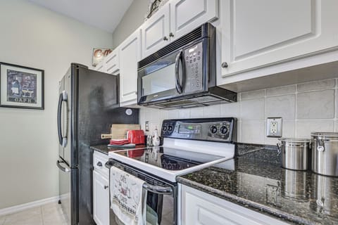 Kitchen | Keurig Coffee Maker | Dishwasher | Blender