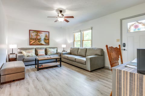 Williamstown Vacation Rental | 3BR | 1BA | 900 Sq Ft | 3 Steps to Enter