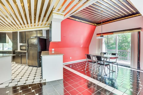 Dining Area | Main Level | Dishware & Flatware Provided