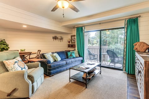 Hilton Head Island Vacation Rental | 1BR | 1BA | 800 Sq Ft | Stairs to Enter