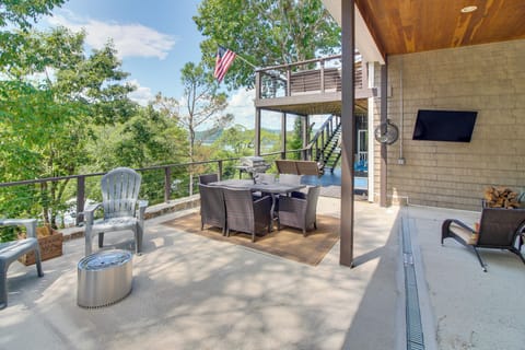 Furnished Patio | Fire Pit | Gas Grill
