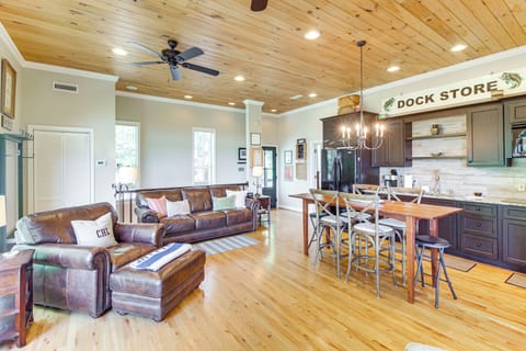 Kitchen | Cooking Basics | Main Level