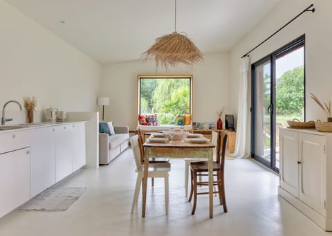 Joli séjour / salon lumineux tout confort