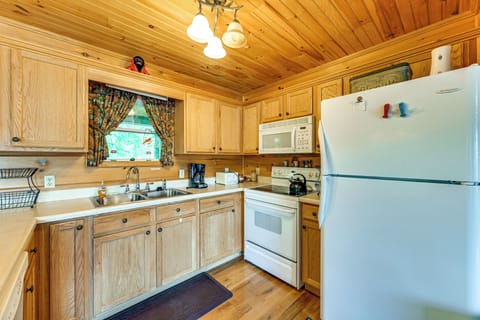 Main Kitchen | Dishwasher | Upper Level