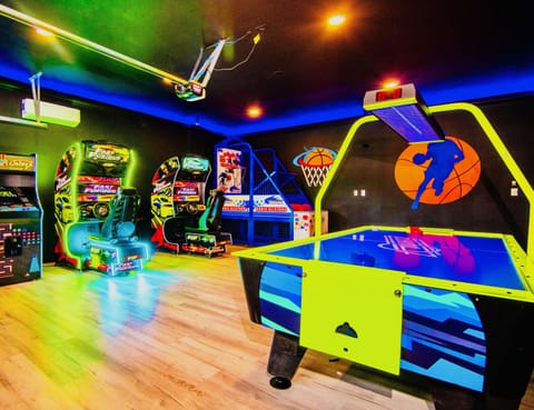 181LASSODR-GAMEROOM1