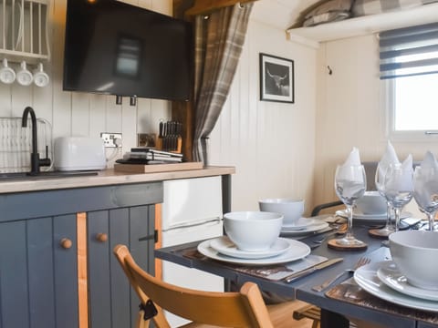 Interior | Shepherds Hut - Hillcrest, Ribble Valley-Forest of Bowland 