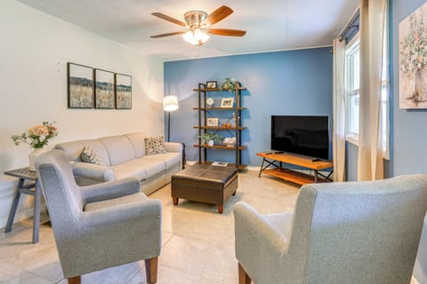 Williston Vacation Rental | 2BR | 1BA | Steps to Enter | 900 Sq Ft