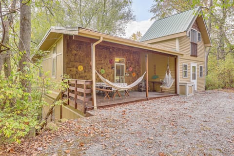 Paris Vacation Rental | 3BR | 1BA | 1,200 Sq Ft | Step-Free Entry