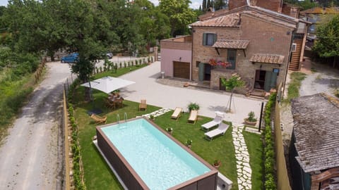 Swimming Pool, Residential Area, House, Home, Land Lot, Resort, Human Settlement, Urban Design, Estate, Garden