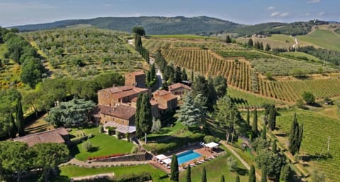 Amenities, Building Exterior, Outdoor, Room Detail, Spring, Summer