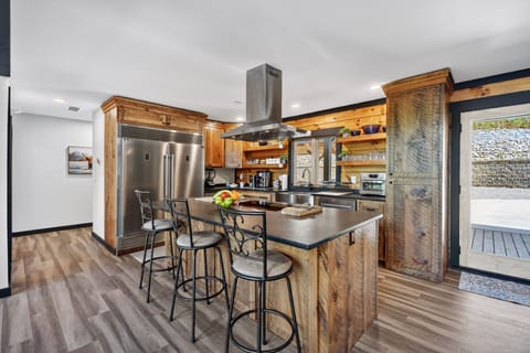 Luxury meets comfort in this family-sized cabin, where meals and memories are made daily