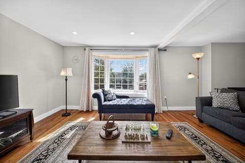 Architecture, Building, Furniture, Indoors, Living Room