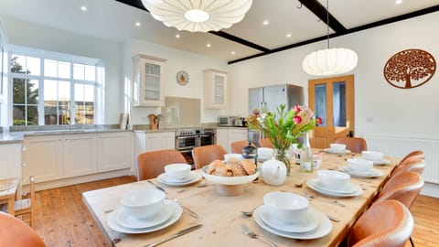 Fill the room with your chatter as you feast on locally bought produce.