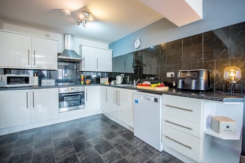 Imagine cooking up a storm or using the 2 drawer Ninja Grill for ease and speed.