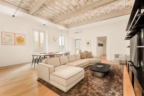 Air conditioningEthernet connectionBooks and reading materialHeatingTV