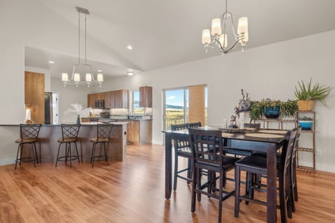 Dining room, Watch out it's going to be updated for a bigger table.