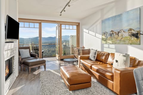 - Queen sleeper sofa
- Fireplace
- Balcony
- TV (not smart)
