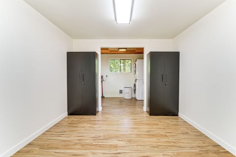 Storage House Interior | Washer & Dryer