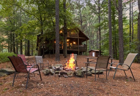 Gather around the fire pit for s’mores and starry nights in the woods