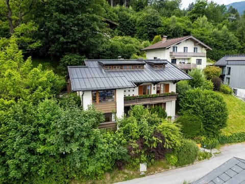 Chalet Birkmayer by we rent - Chalet Birkmayer, Ski-In/Ski-Out & Lake view Apartment in Zell am See