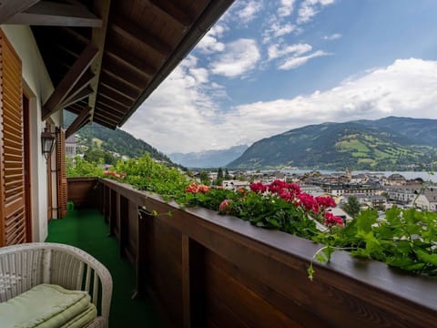 Chalet Birkmayer by we rent - Chalet Birkmayer, Ski-In/Ski-Out & Lake view Apartment in Zell am See