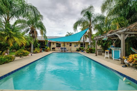 Tavares Vacation Rental | 3BR | 2BA | 1,505 Sq Ft | Step-Free Entry