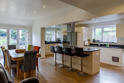 Modern appliances, cookware and essentials — just bring your ingredients