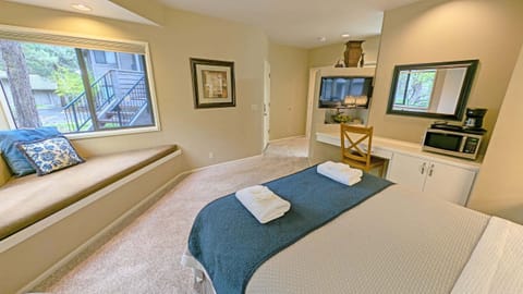 Mt Bachelor Village 332B - Bedroom