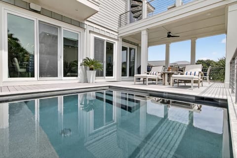 68 Private Swimming Pool