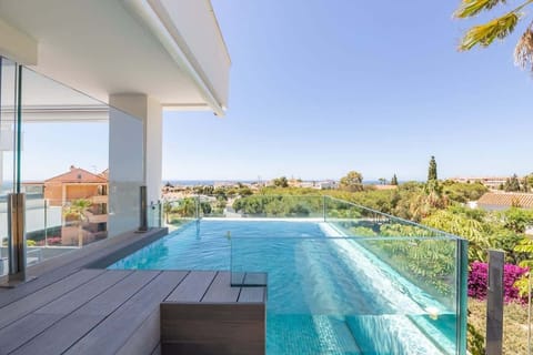 Swimming pool Vacations