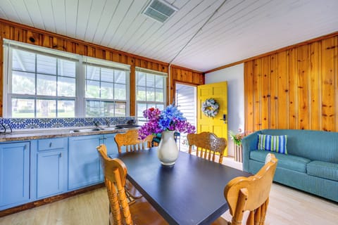 Dining Area | Dishware & Flatware