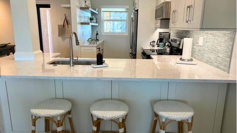 Casual breakfast bar - ideal for coffee and conversation