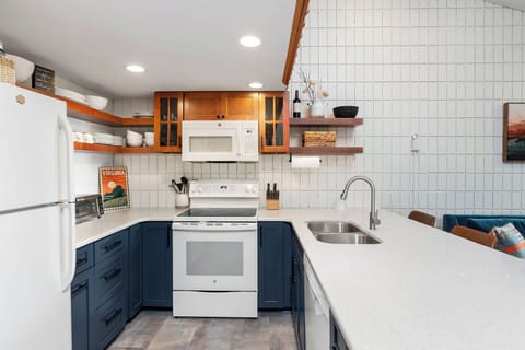 Full kitchen with everything you might need for meals. 