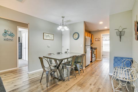 Dining Area | Dishware/Flatware
