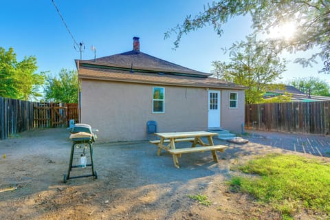Private Fenced Yard | Picnic Table | Gas Grill