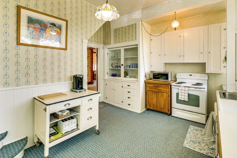 Kitchen | Cooking Basics | Coffee Maker | 1st Floor