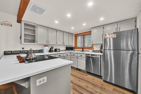 Otter 8 - Kitchen