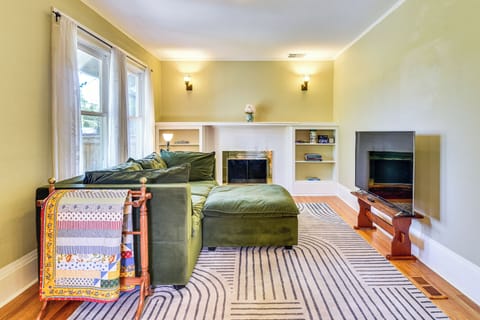 Portland Vacation Rental | 3BR | 1BA | 1,700 Sq Ft | 6 Steps Required