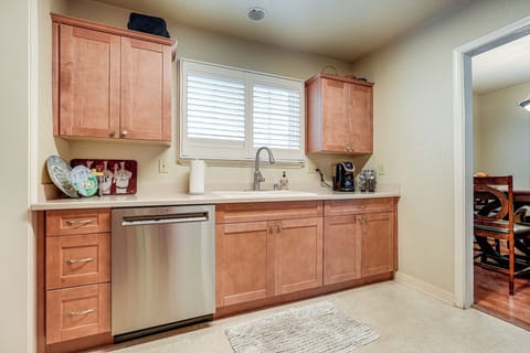 Kitchen | 1st Floor | Keurig