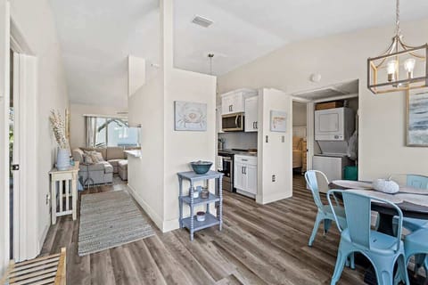 Split Bedroom Design