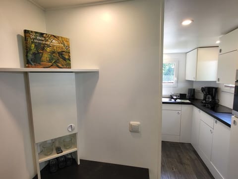 Interior Design, Wood, Flooring, Floor, Room, Countertop, Ceiling, Cabinetry, Plumbing Fixture, Kitchen