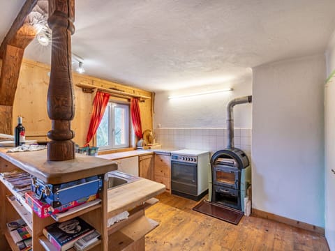 Wood, Ceiling, Furniture, Interior Design, Room, Wood Stain, Hardwood, Log Cabin, Kitchen, Cabinetry